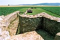 Teilrekonstruierte Prätorialfront 1991: Blick von Westen auf die Wehrmauer