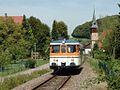 MAN-Schienenbus VT 26 der SWEG auf der Krebsbachtalbahn bei der Durchfahrt durch Untergimpern. Zugnummer SWE 70773. (Woche 22)