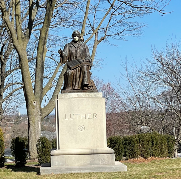 File:Masked statue of Martin Luther at United Lutheran Seminary-Gettysburg, March 2021.png