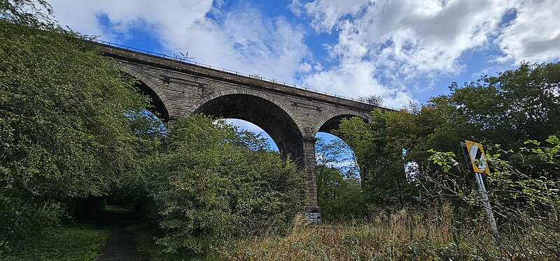 File:Markinch Railway Viaduct from underneath.jpg