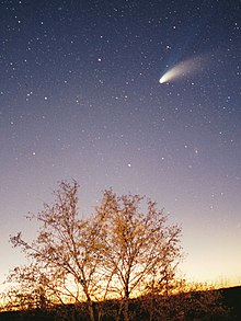 Comet-Hale-Bopp-29-03-1997 hires adj (cropped).jpg