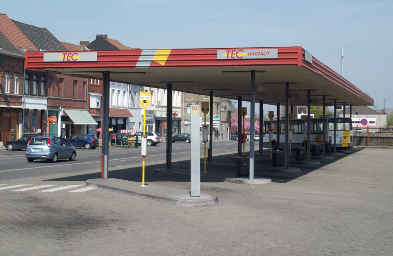 File:Station Moeskroen - Foto 5 (2010).png