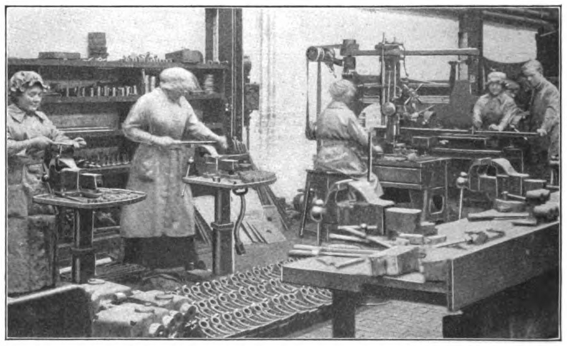 File:WW1 Churchills Pendleton women at work 1916.png