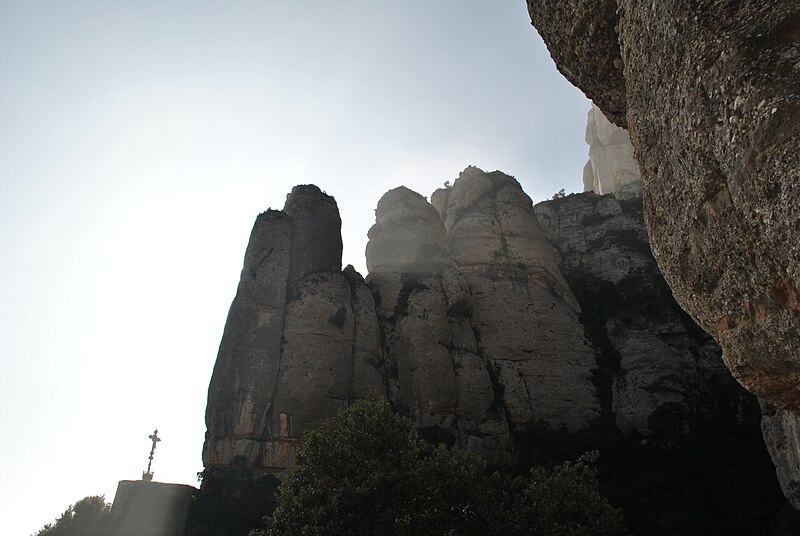 File:Zona Montañosa del Montserrat 1.JPG