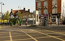 Hanwell Broadway 3389.jpg