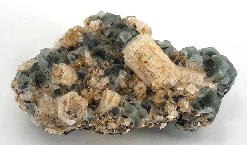 File:Beryl-Fluorite-k-167a.jpg