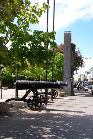 File:Galway cannons.jpg