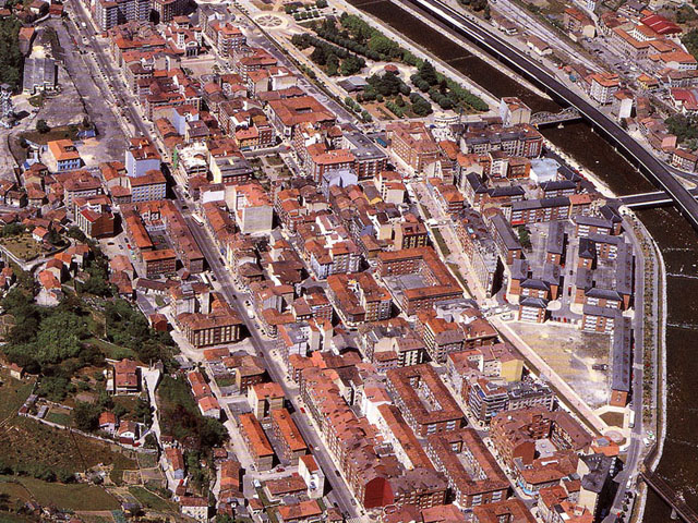 File:EL ENTREGO - Vista aérea parcial - panoramio.jpg