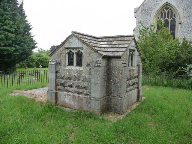 File:Cholderton - Crypt - geograph.org.uk - 1409609.jpg