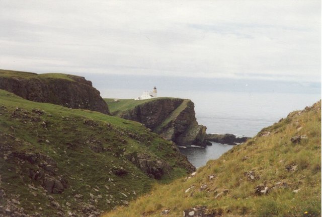 File:Point of Stoer Lighthouse - geograph.org.uk - 949189.jpg