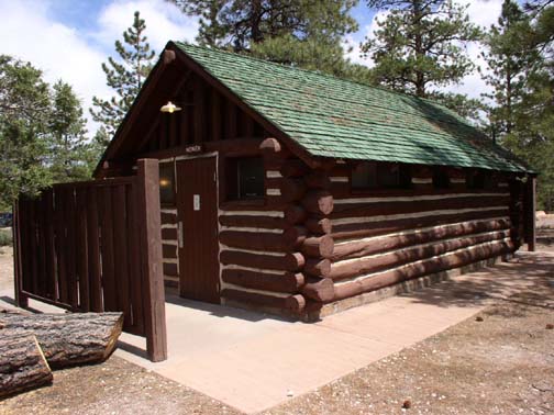 File:Bryce Canyon Loop D Comfort Station.jpg