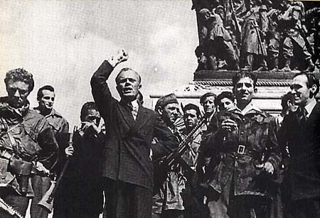 File:1945 COMIZIO 26 APRILE PERTINI A MILANO.jpg