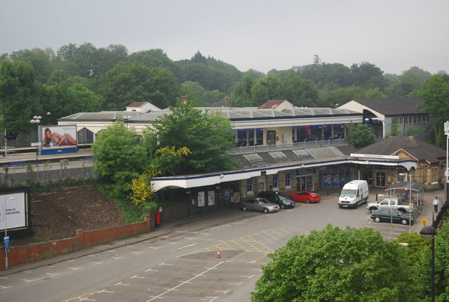 File:Maidenhead Station - geograph.org.uk - 3607667.jpg