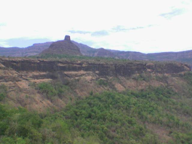 File:A scenic view peak of the Kothaligad Fort.jpg