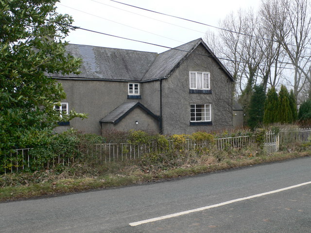 File:Plas Uchaf - geograph.org.uk - 1147355.jpg