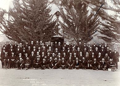 Die Algemene Sinode in sitting te Middelburg, Kaap, 1904, waartydens besluit is om die Teologiese Skool Burgersdorp na Potchefstroom te verplaas. Voor: (vyfde van links) G.H.J. Kruger. Eerste ry op stoele: (vyfde van links) ds. A.J.J. de Klerk Coetsee, oudl. G. Henning, J.G.H. van der Walt, L.J. du Plessis, prof. Jan Lion Cachet, Petrus Postma, J.D. du Toit, P.C. Snyman, Taetse Hamersma. Eerste ry staande: (sesde van links) Willem Postma, Martinus Postma, J.A. van Rooy, onbekend, prof. Jan Kamp, W.J. de Klerk, J.C. Kruger, J.A. du Plessis, W.J. Snyman, Dirk Postma.