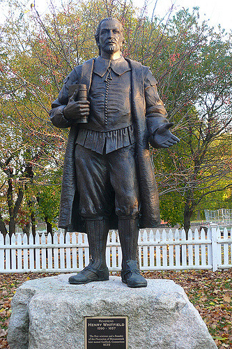 File:Henry Whitfield Statue.jpg