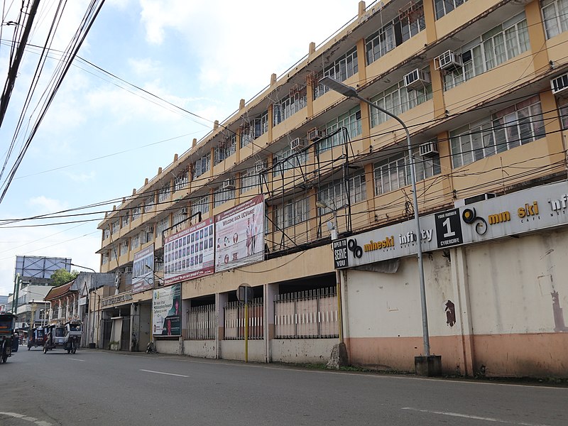 File:University of Cagayan Valley Perez Building (College Avenue, Tuguegarao, Cagayan; 11-18-2022).jpg