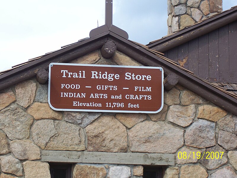 File:Trail Ridge pass.jpg