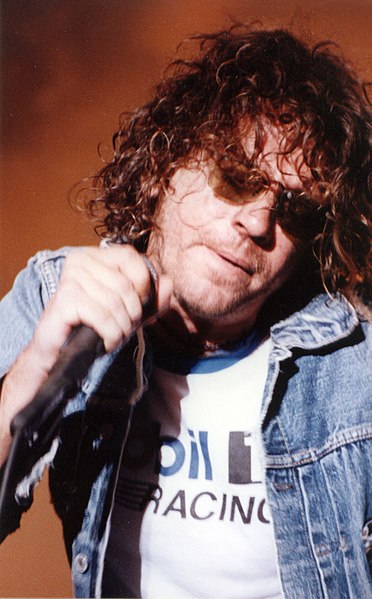 File:Michael Hutchence on stage.jpg