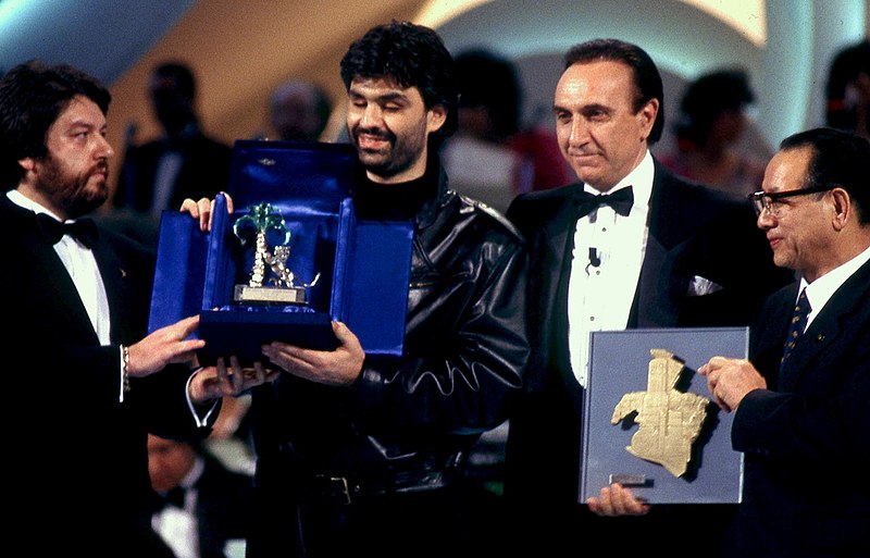 File:Andrea Bocelli - Festival di Sanremo 1994.jpg