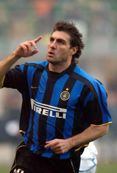 File:Inter FC 2002-12-01 Christian Vieri.webp