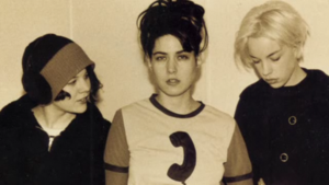 Bikini Kill Слева направо: Тоби Вэйл, Кэтлин Ханна, Кэти Уилкокс