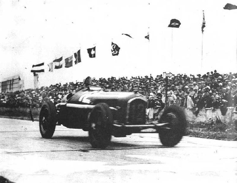 Файл:Nuvolari 1935 German GP.jpg