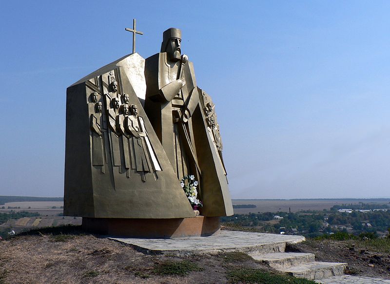 Файл:Khotyn Sahajdachnyj monument.jpg