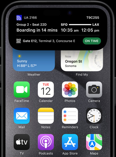 Ein iPhone 15 Pro mit Dynamic Island zeigt live Sportergebnisse