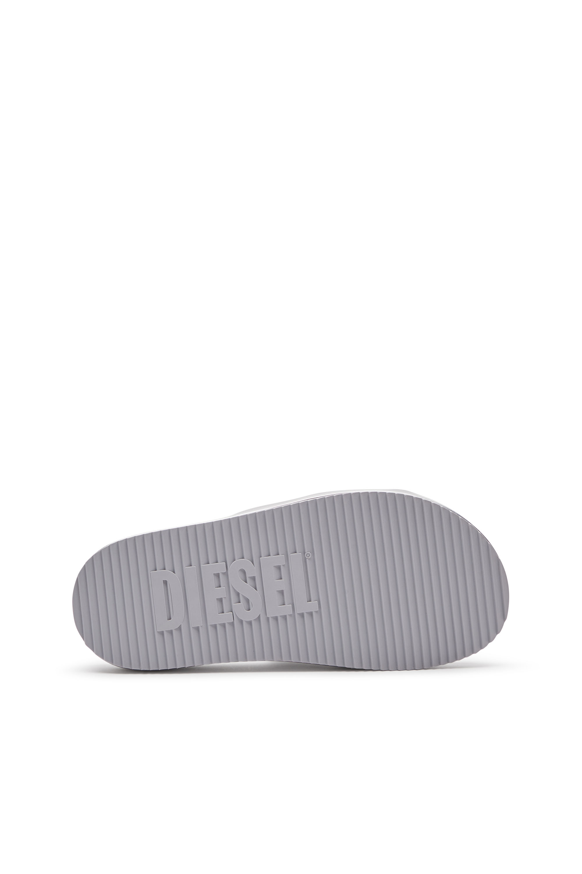 Diesel - SA-SLIDE D OVAL W, Female Sa-Slide D-Metallic slide sandals with Oval D strap in シルバー - Image 4