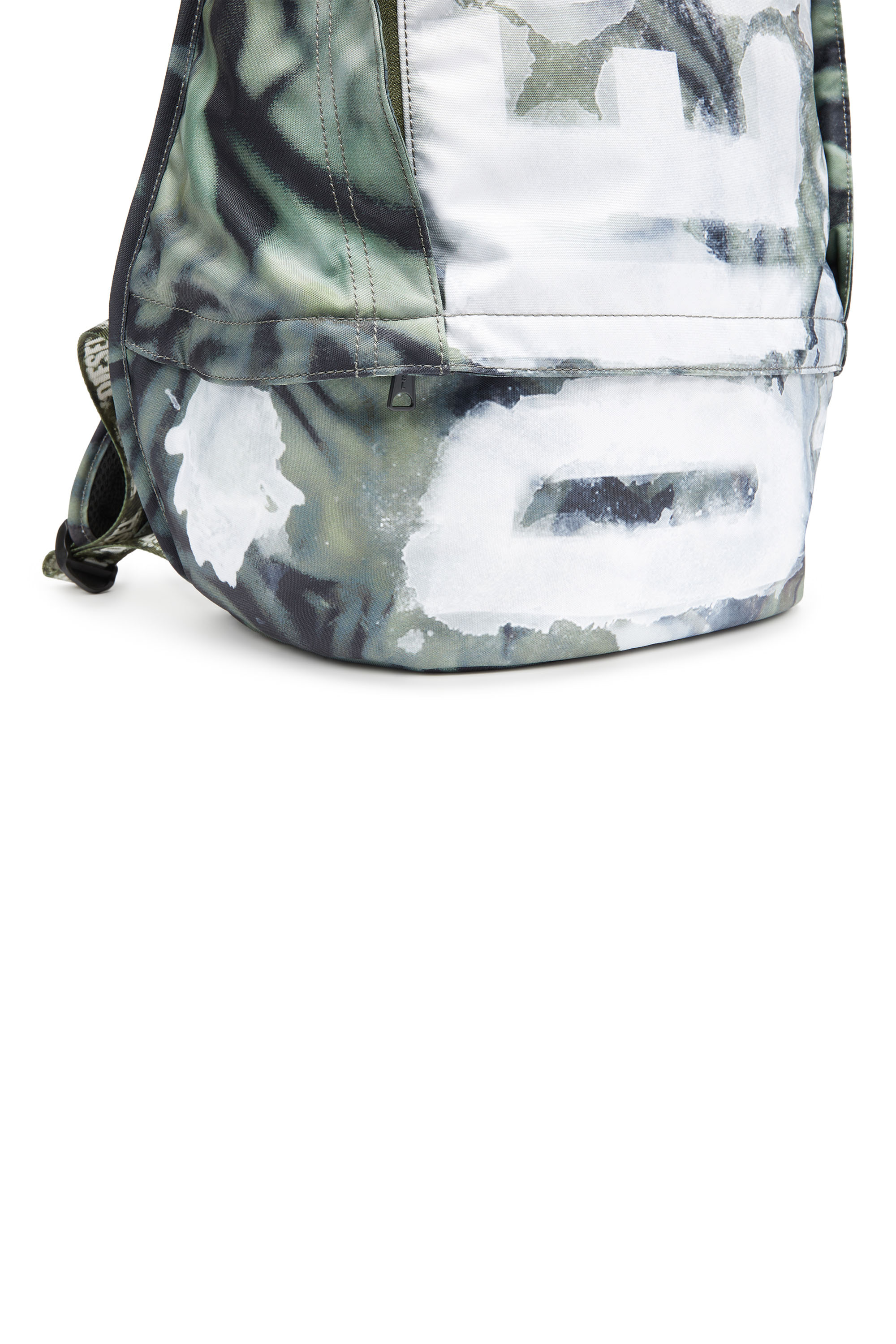 Diesel - RAVE BACKPACK X, Unisex Rave-Backpack with wet-effect camo print in マルチカラー - Image 5