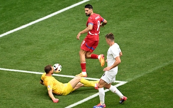 Jan Oblak saves from Aleksandar Mitrovic