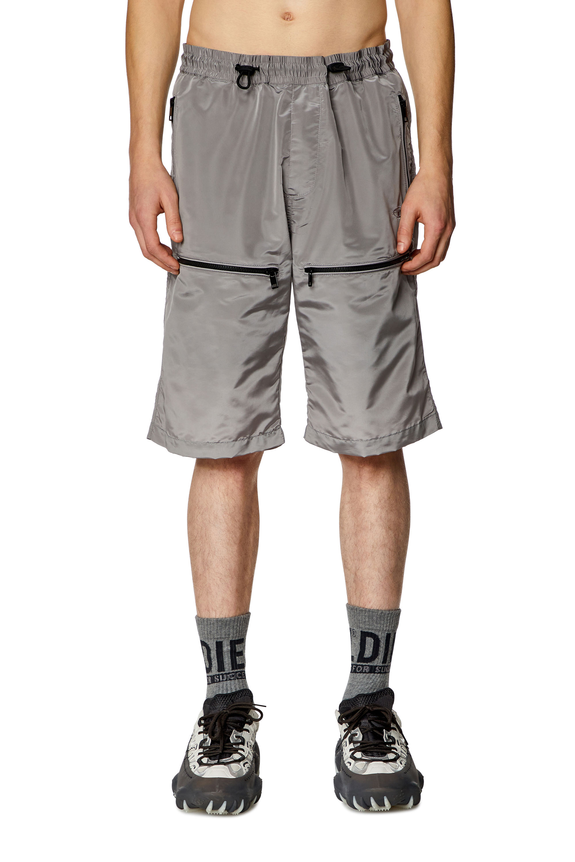 Diesel - P-MCKELL-SHORT, Herren Cargoshorts aus Ciré-Nylon in Grau - Image 1