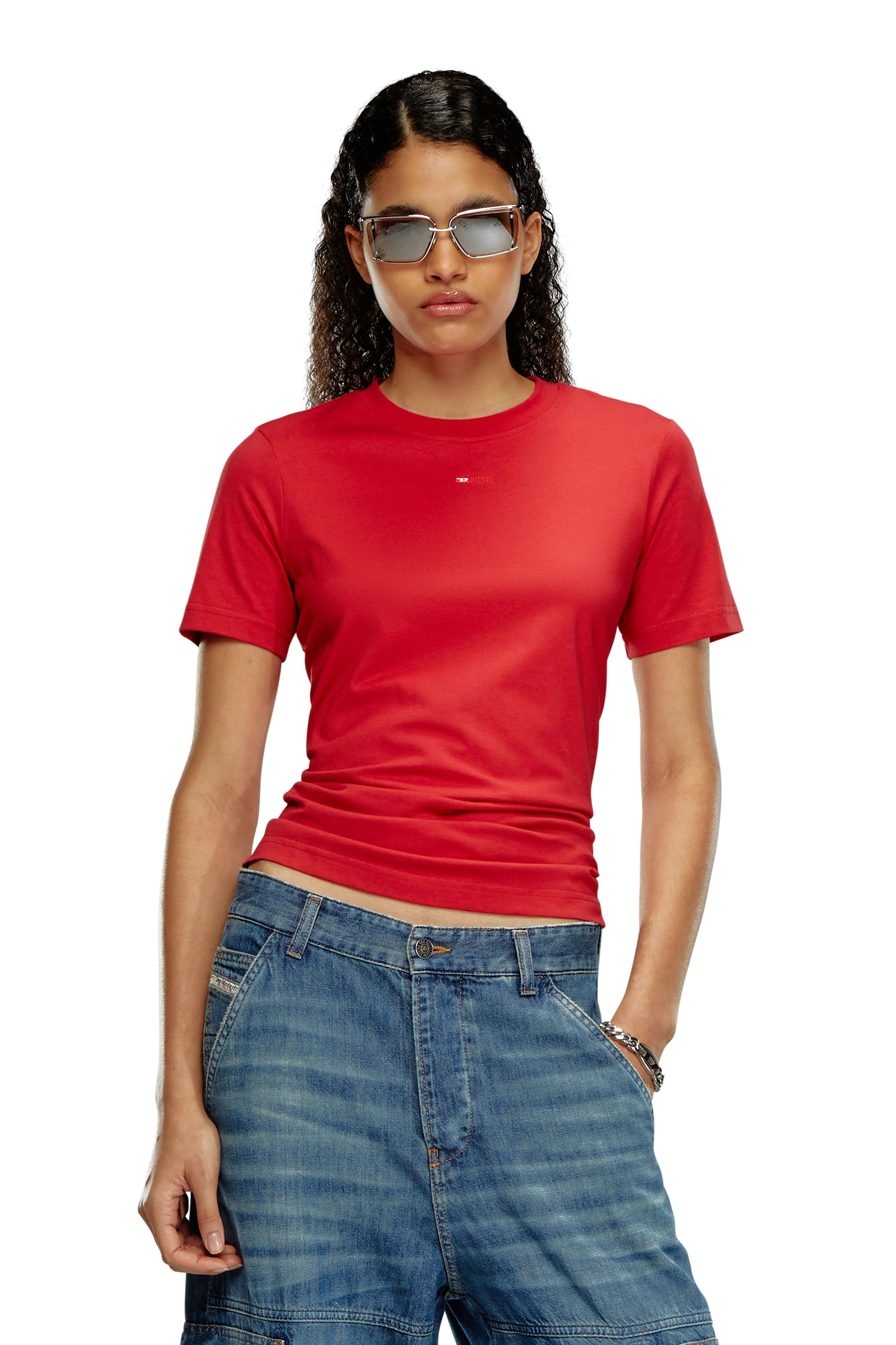 Diesel - T-REG-MICRODIV, Damen T-Shirt mit gesticktem Mikro-Logo in Rot - Image 1