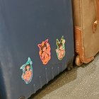 r/trashy - Well, you won't mix up which suitcase is yours.