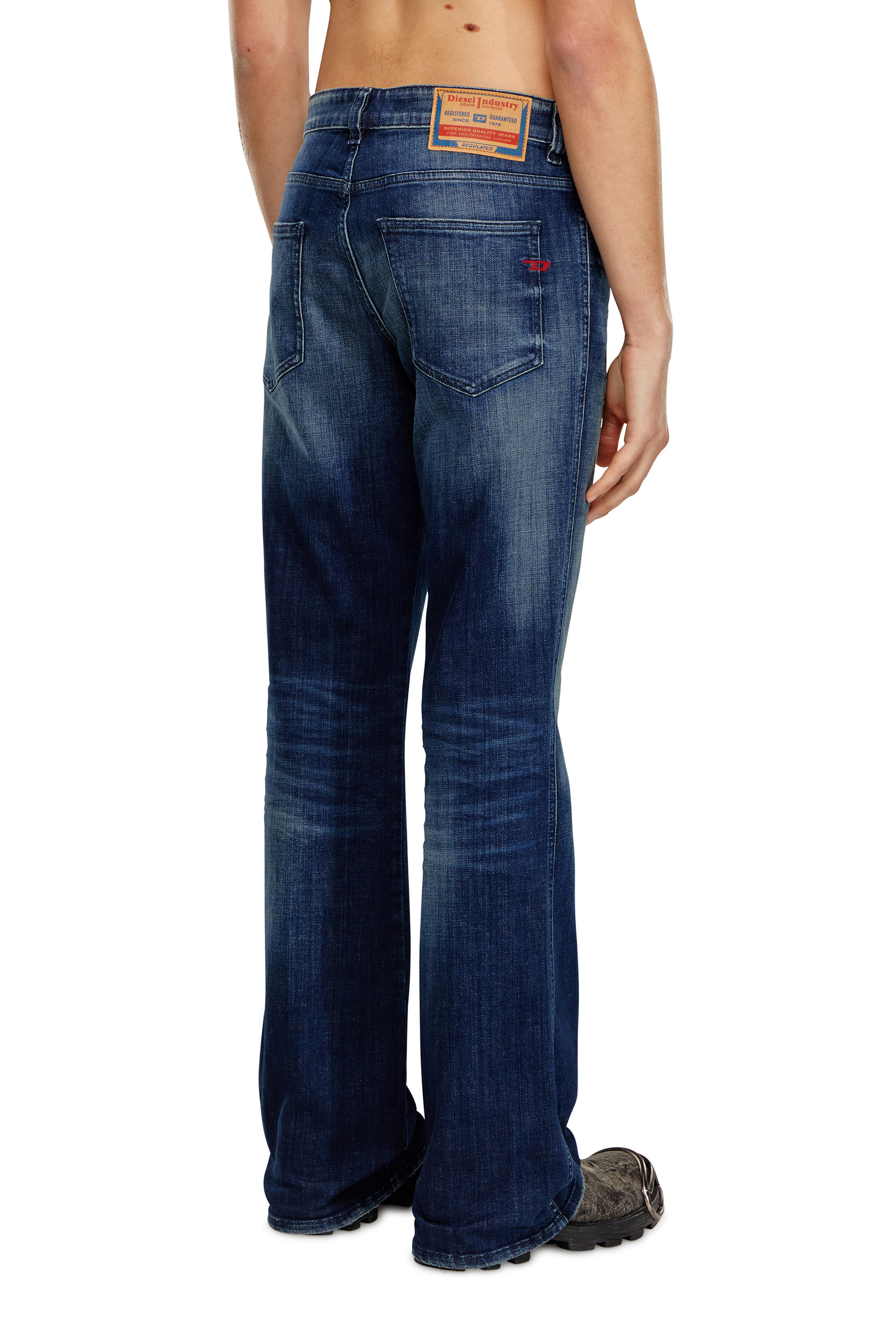 Diesel - Homme Bootcut Jeans 1998 D-Buck 09H35, Bleu Foncé - Image 4