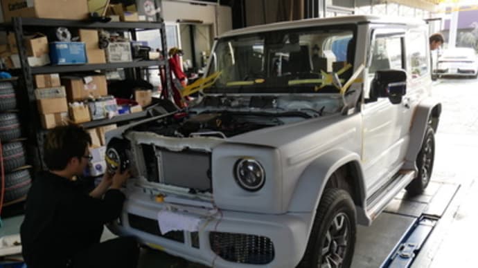 ＪＩＭＮＹ ＢＯＤＹ ＫＩＴ取り付け進行中