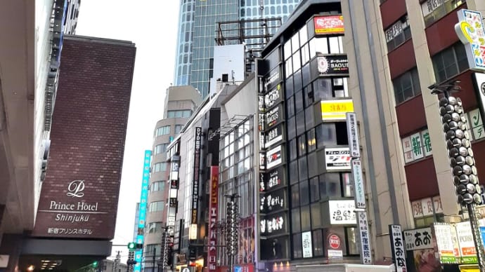 東京・新宿区のマンホール「ゴジラ」