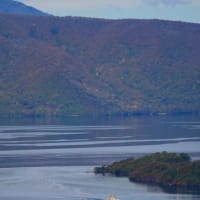 青森・十和田湖の紅葉