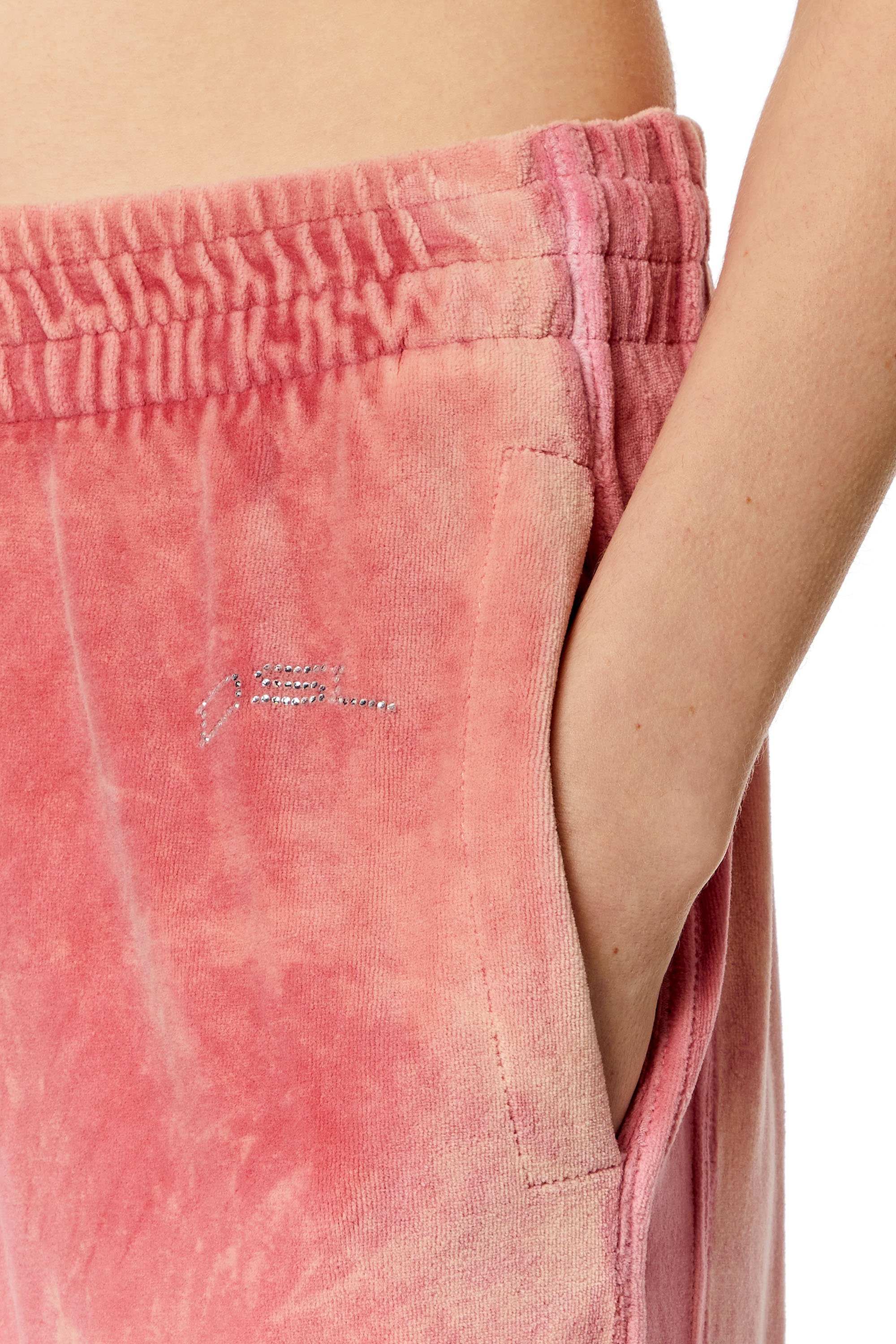 Diesel - P-MARTYN, Femme Pantalon de survêtement ample en chenille délavé à l'acide in Rose - Image 4