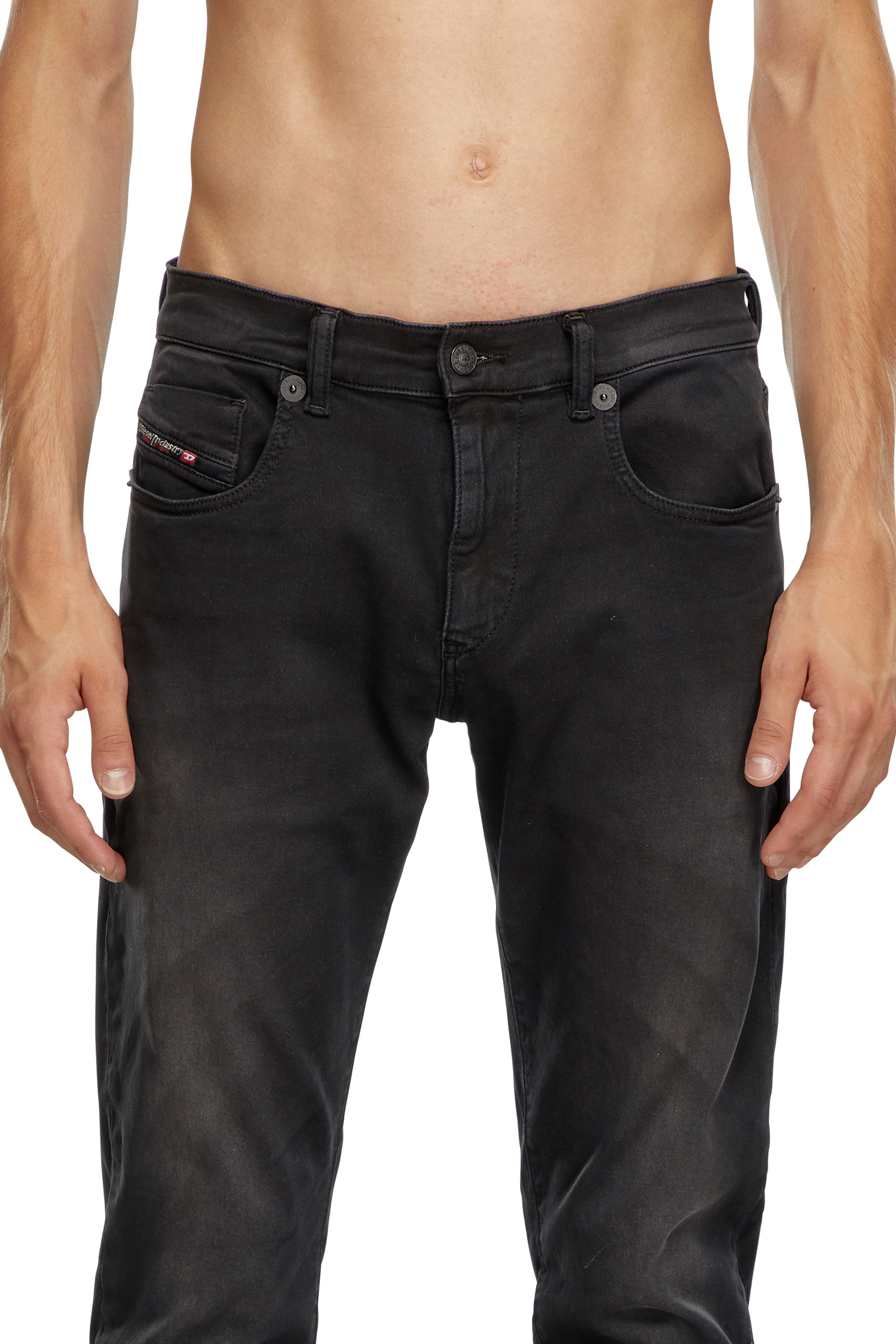 Diesel - Male's Slim 2060 D-Strukt Joggjeans® 0670M, Black/Dark Grey - 5