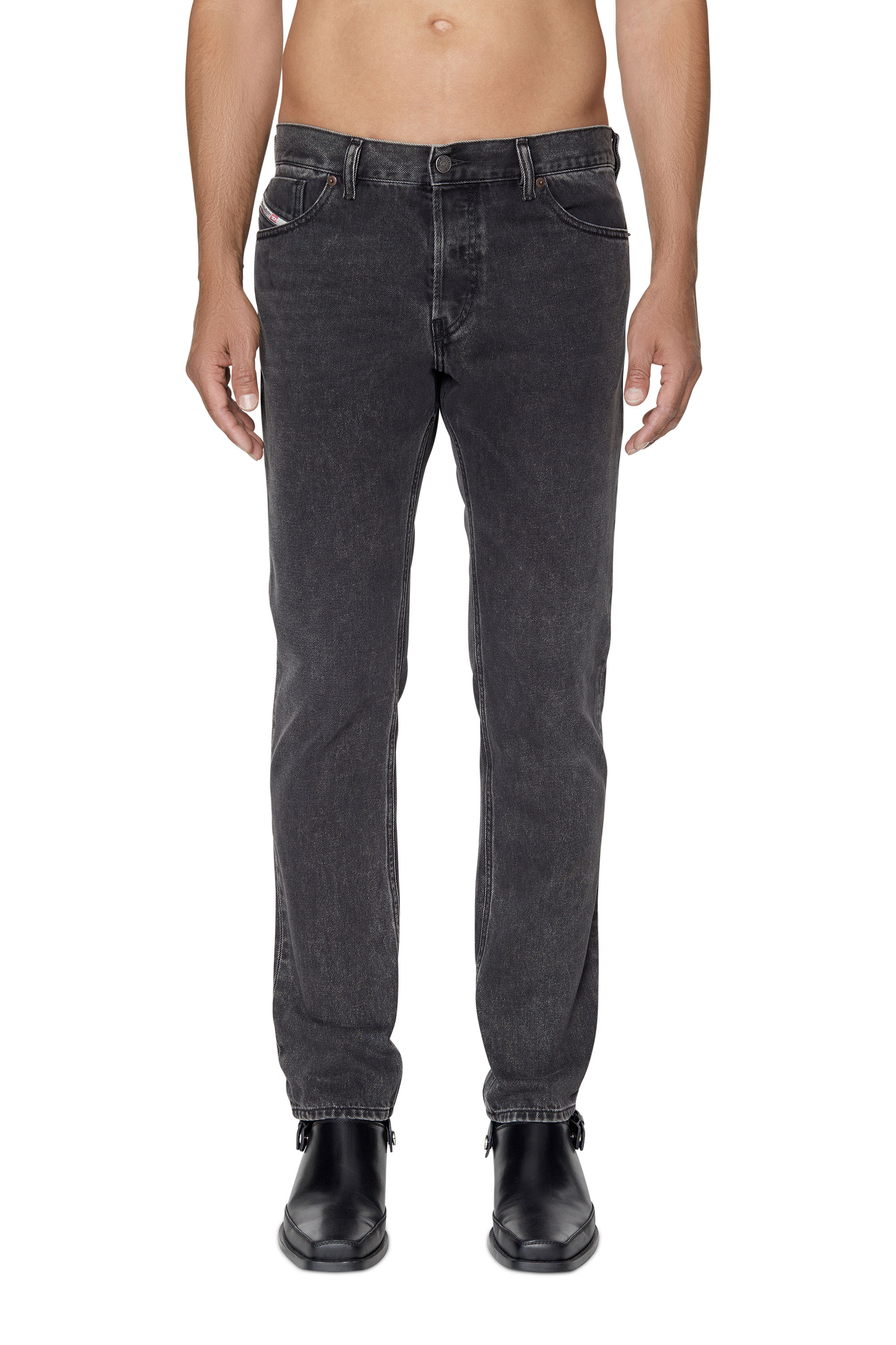 Diesel - Regular Jeans 1995 D-Sark 09B87, Male's Regular Jeans - 1995 D-Sark in Black/Dark Grey - 1