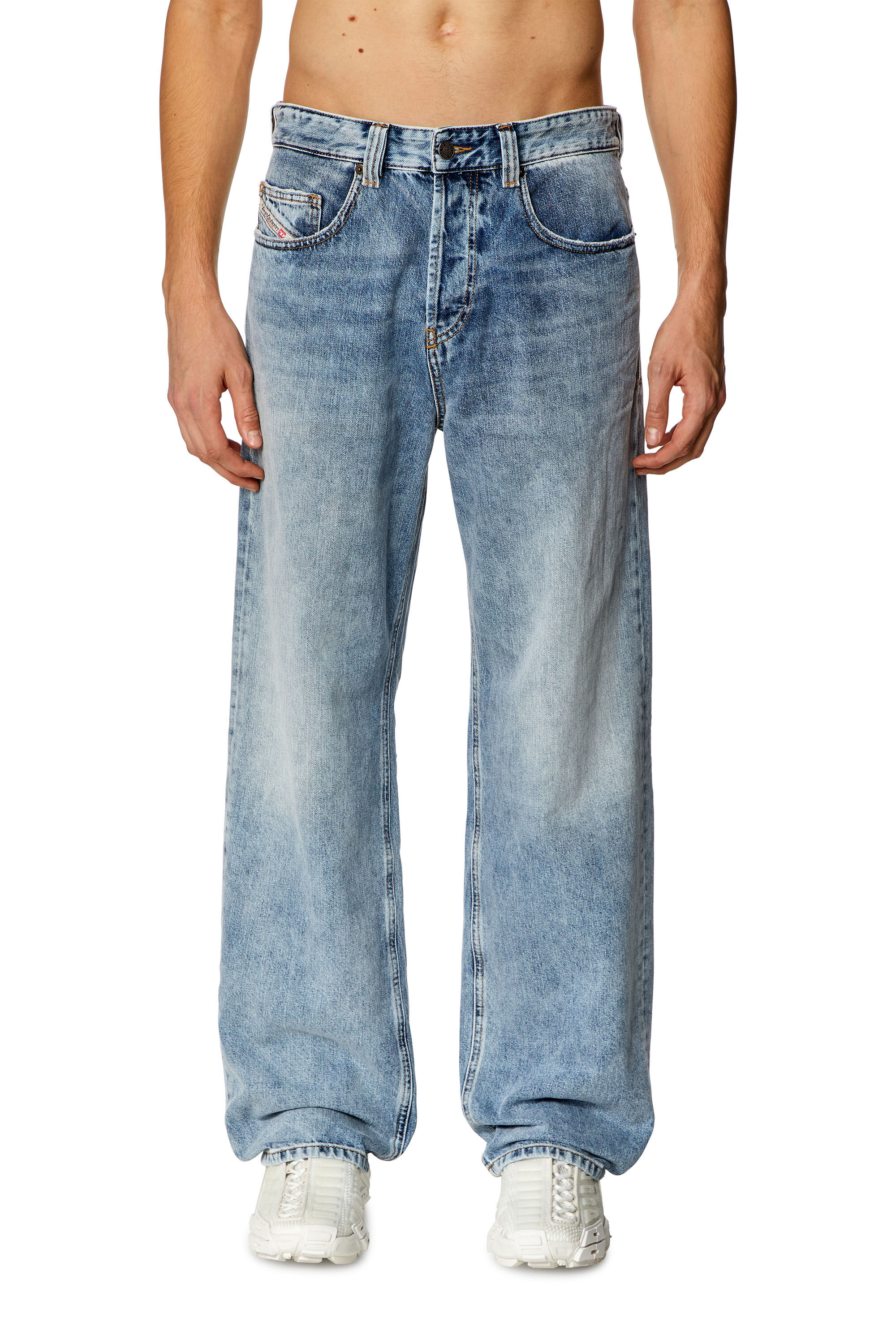 Diesel - Uomo Straight Jeans 2001 D-Macro 09H57, Blu Chiaro - Image 3
