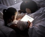 How bedtime screen use affects sleep in early adolescents