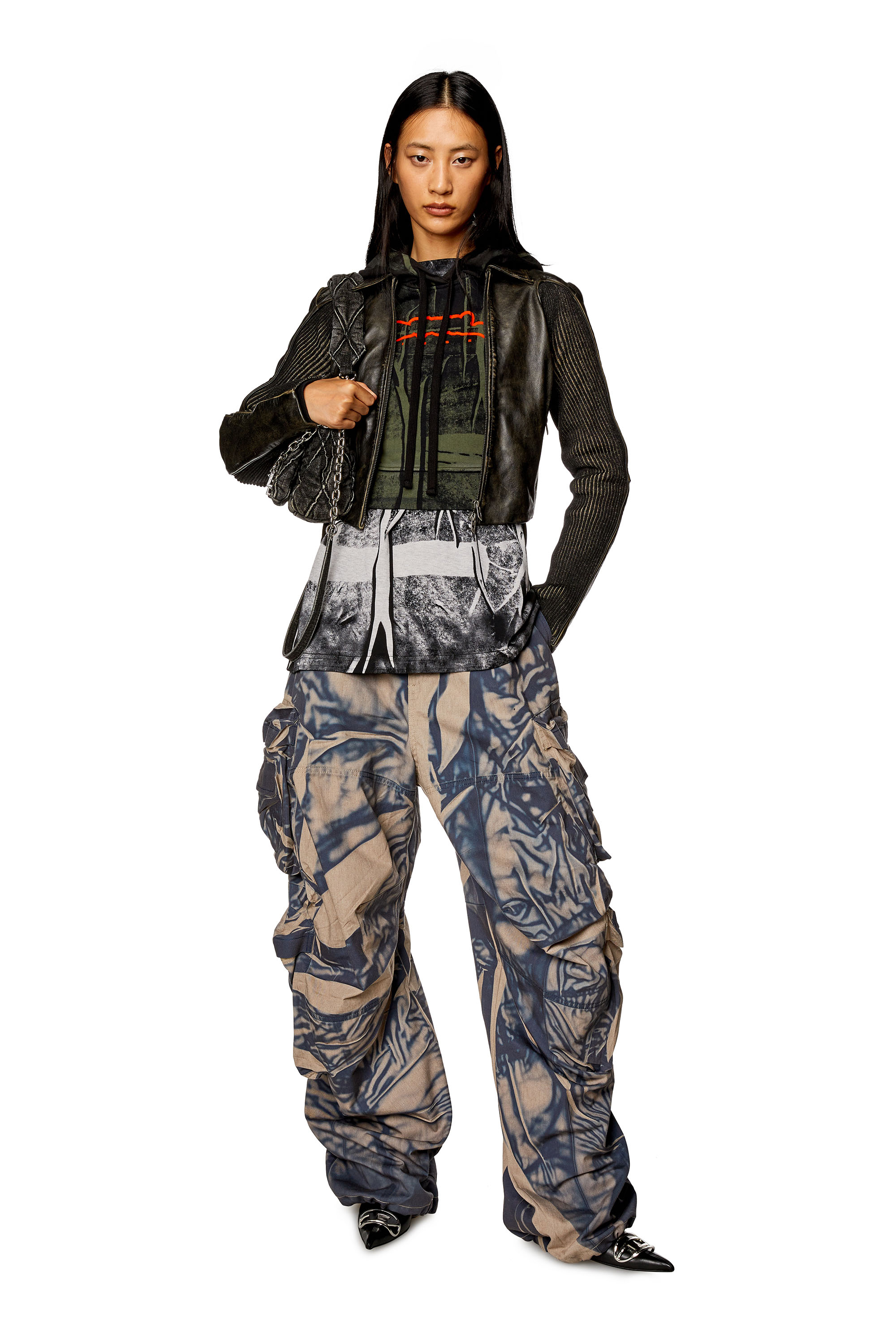 Diesel - F-SLIMMY-HOOD, Damen T-Shirt mit Knitter-Effekt-Print in Bunt - Image 2