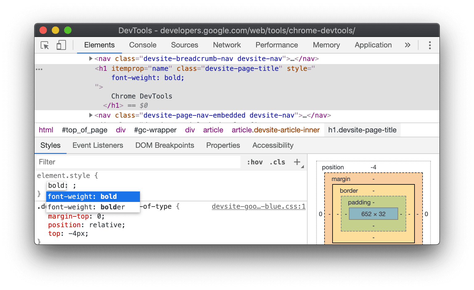 Después de escribir “negrita”, el panel Estilos se completa automáticamente con “font-weight: bold”.