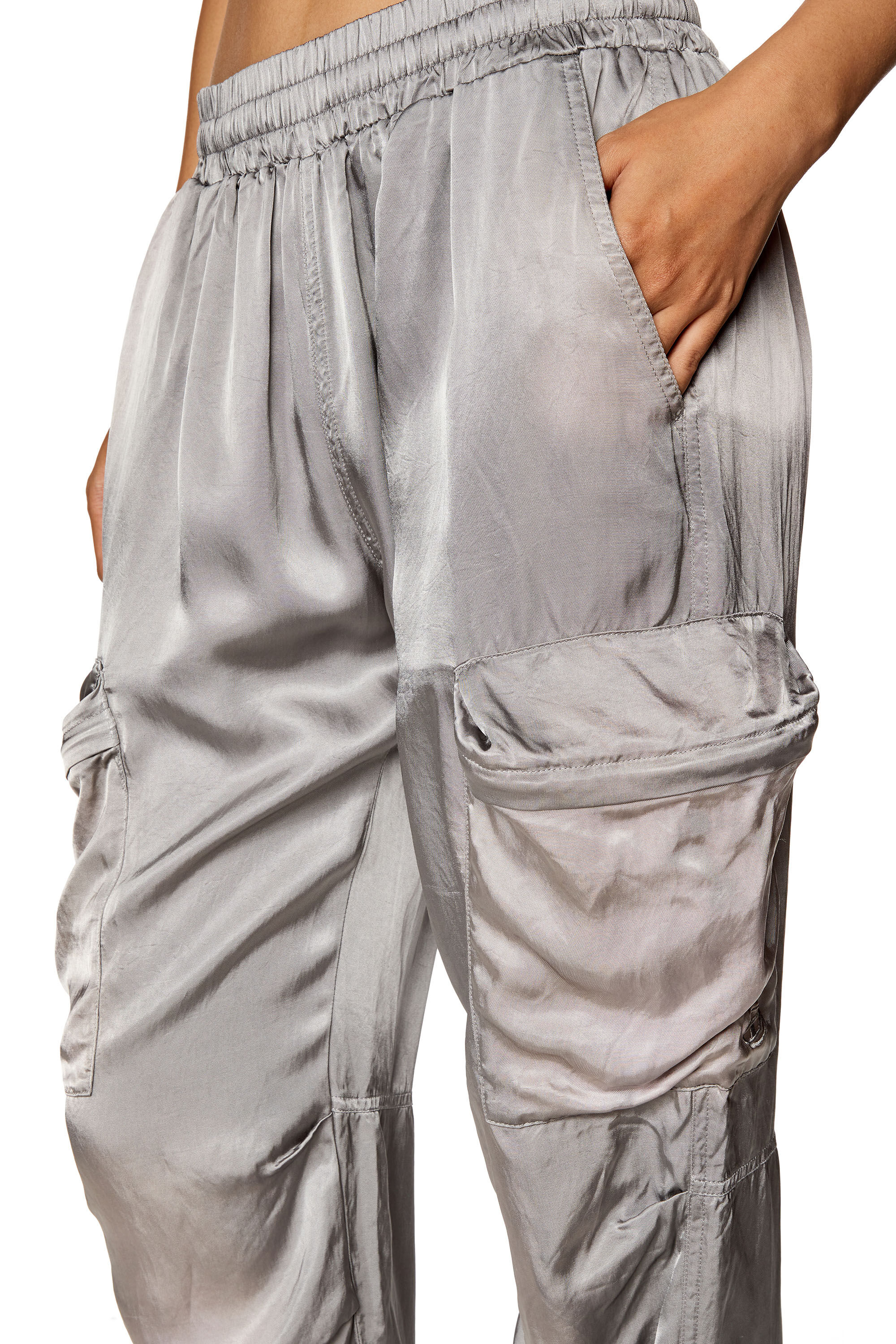 Diesel - P-MIROW-N1, Mujer Pantalones cargo de satén tratado in Gris - Image 5