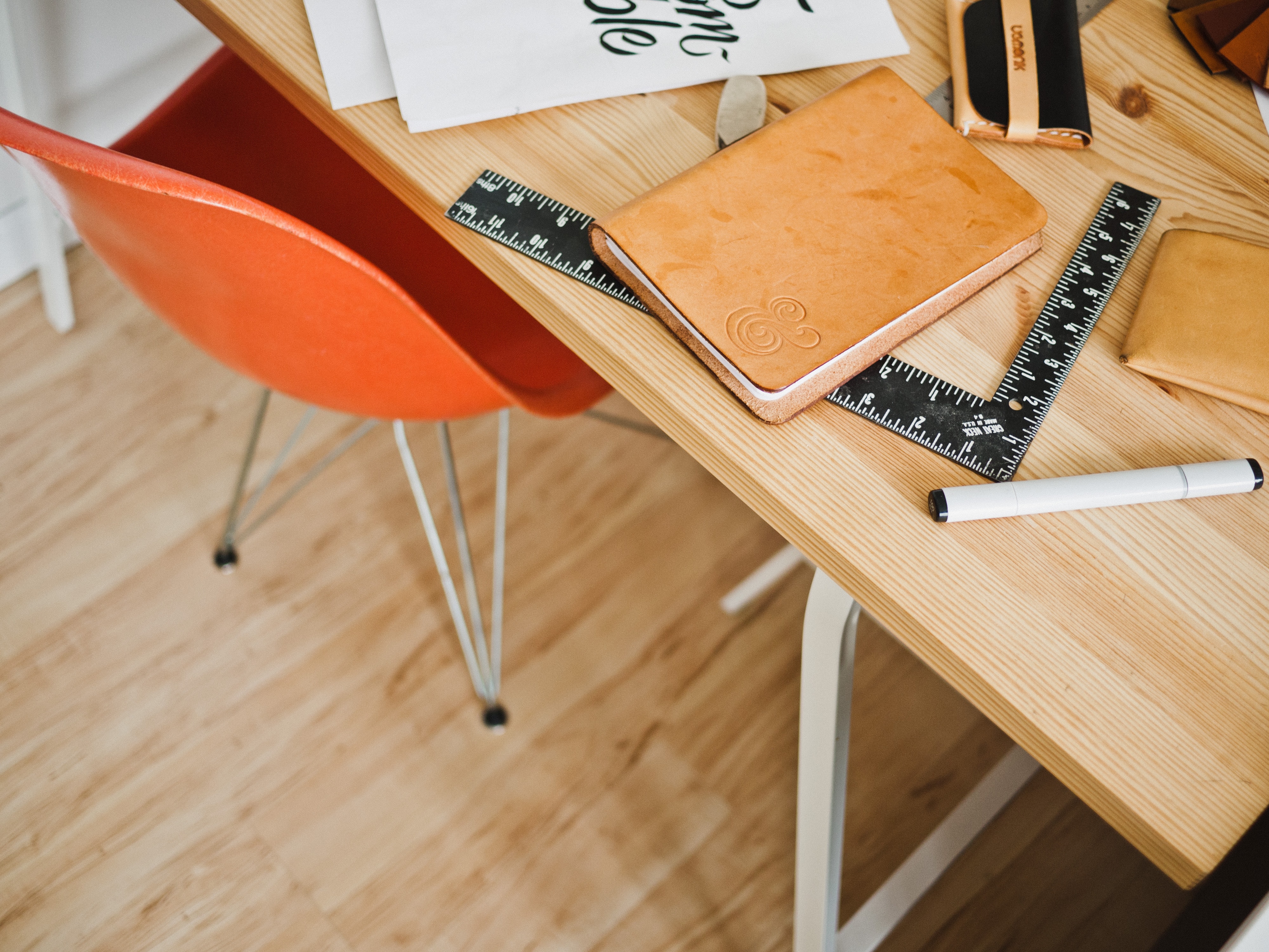 Desk_Jeff Sheldon_Unsplash