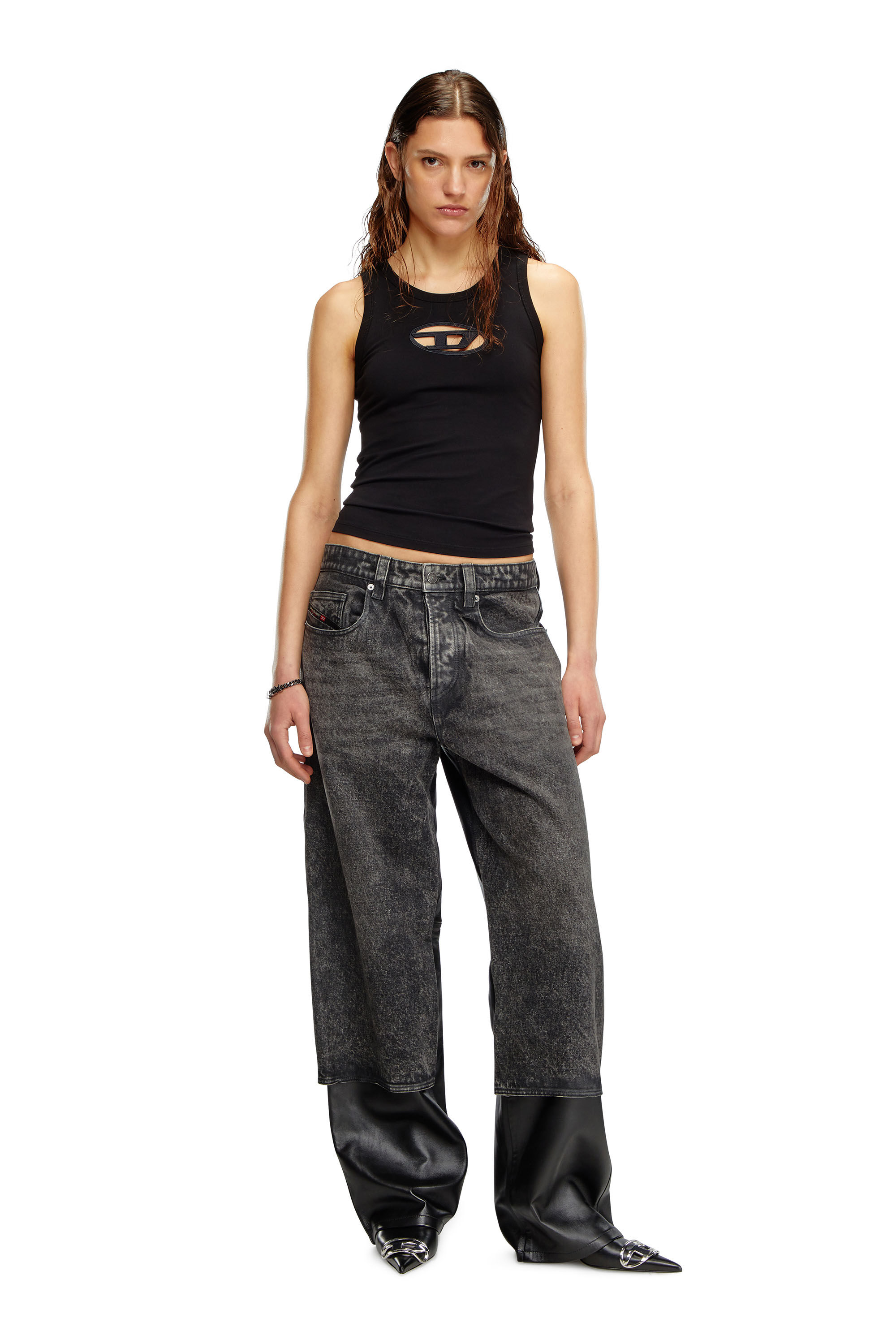 Diesel - T-LYNYS-OD, Donna Canotta con logo Oval D cut-out in Nero - Image 1